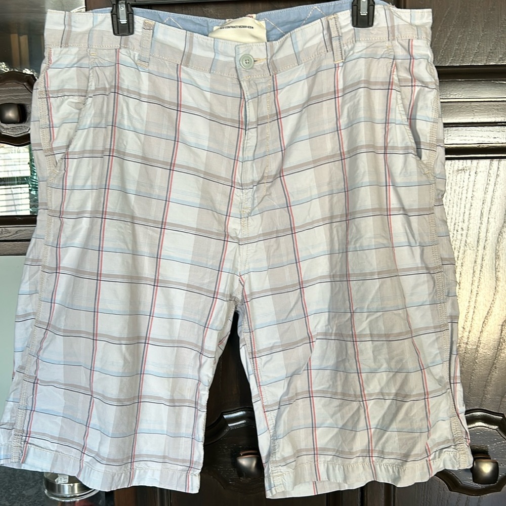 Size 42 men’s Nautica shorts